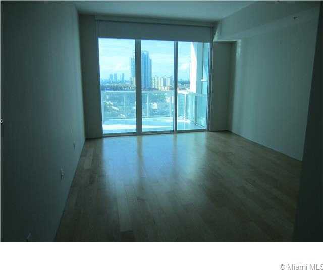 Small Image of 50 SOUTH POINTE DR #1105, Miami Number 8