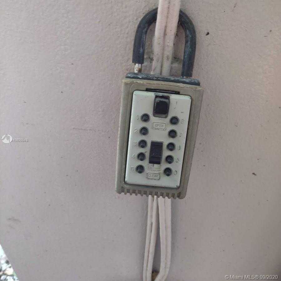 Small Image of 4161 VENTURA AVE #4161, Coconut Grove Number 38