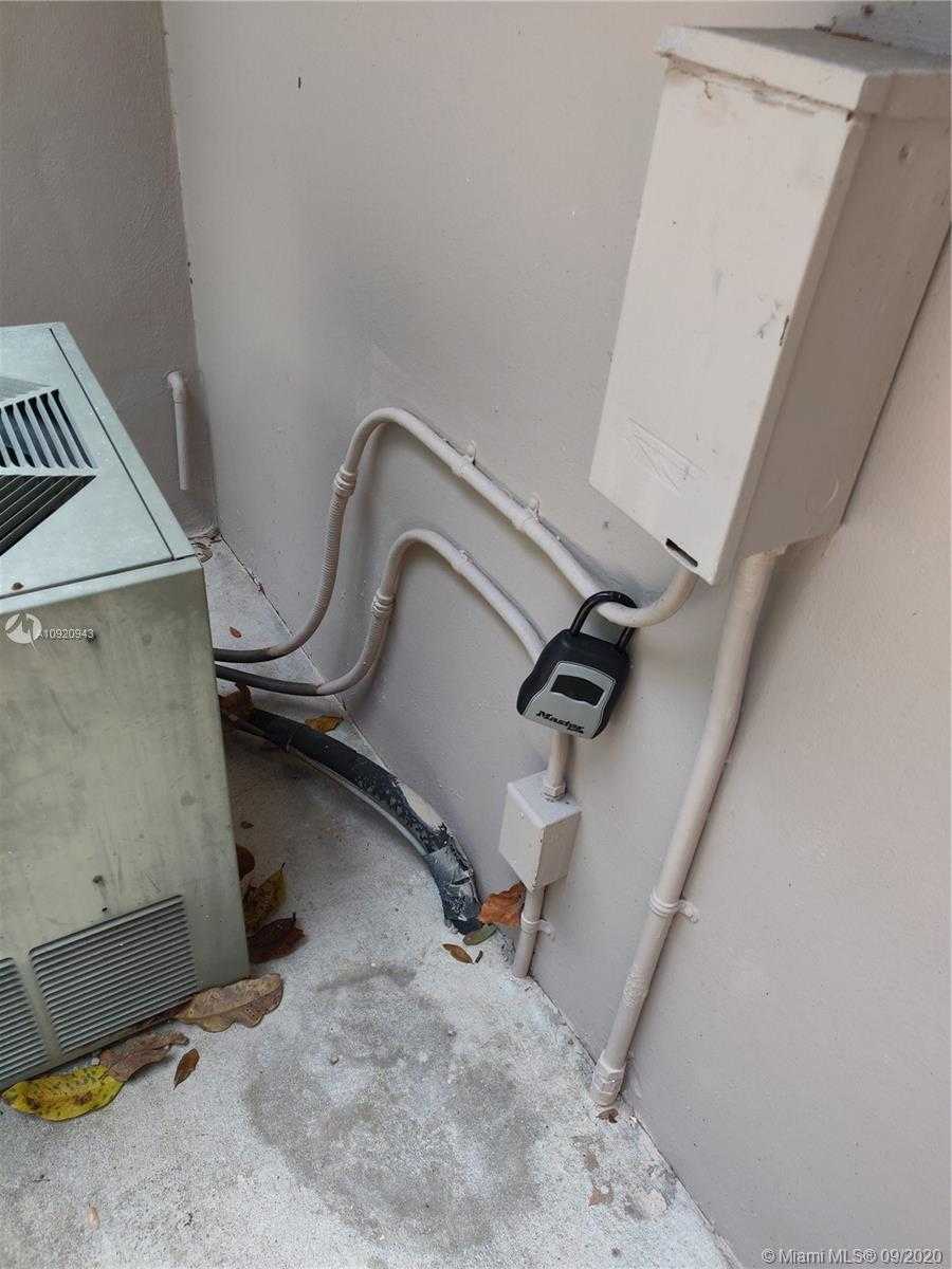 Small Image of 4161 VENTURA AVE #4161, Coconut Grove Number 39