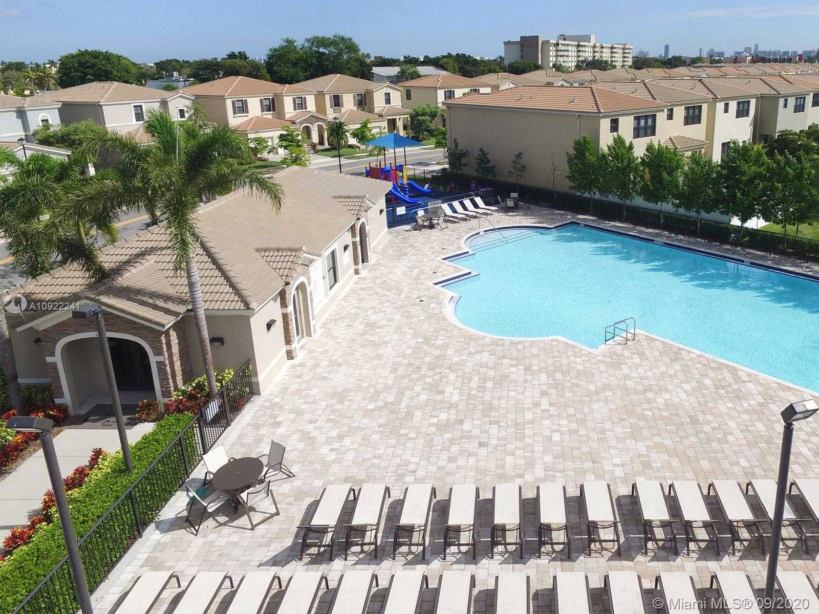 Small Image of 311 NORTH EAST 194TH LN #311, Miami Number 18