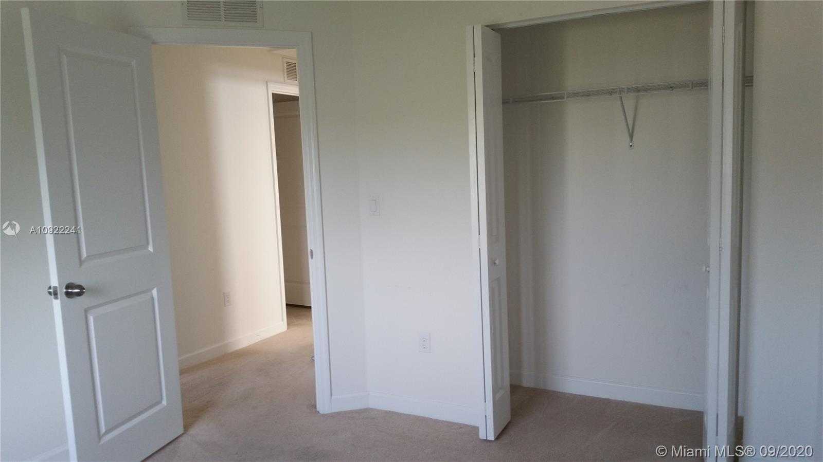Small Image of 311 NORTH EAST 194TH LN #311, Miami Number 7