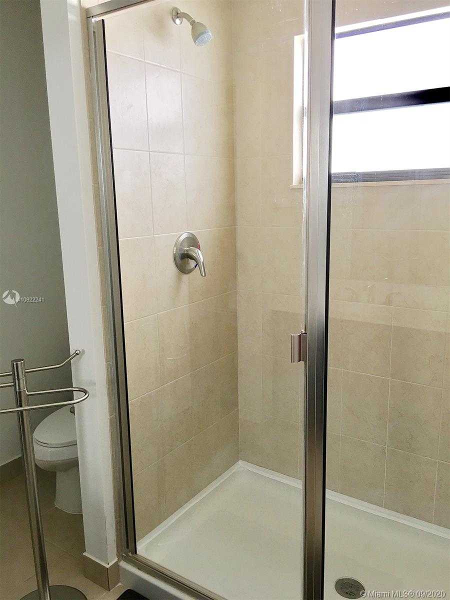 Small Image of 311 NORTH EAST 194TH LN #311, Miami Number 9