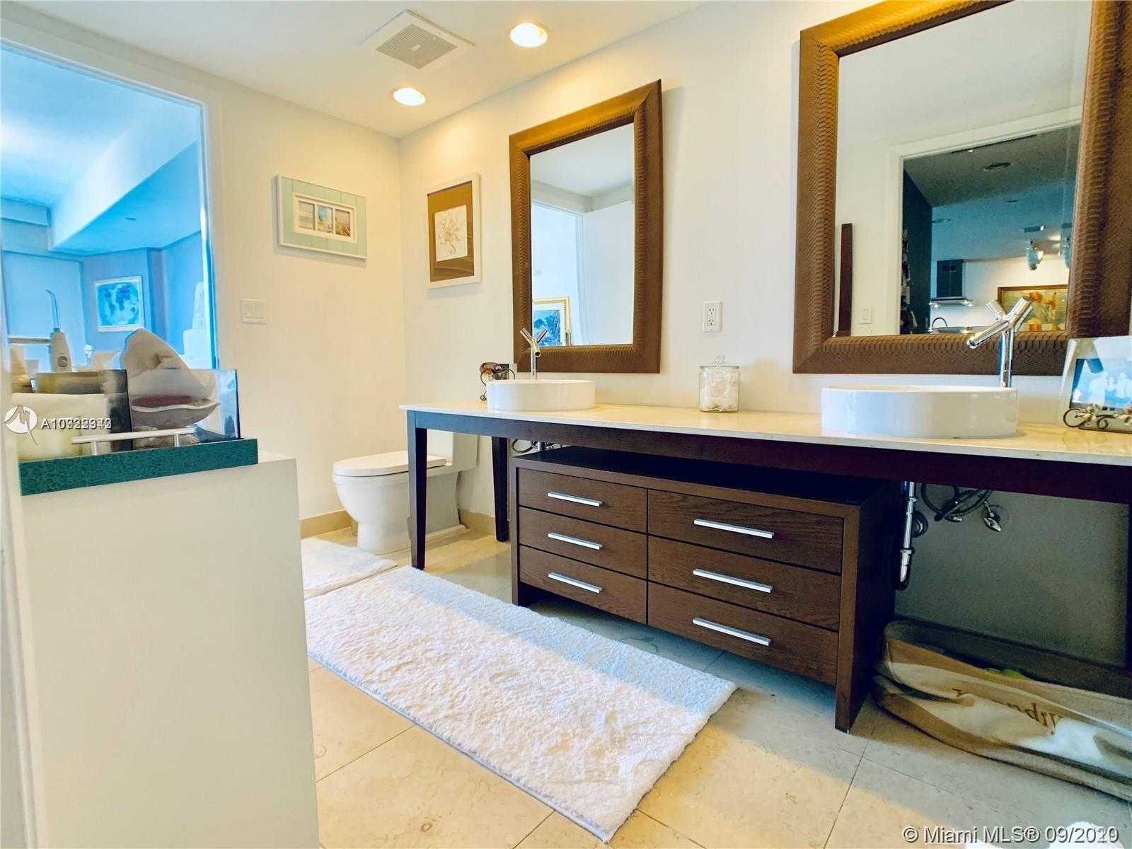 Small Image of 495 BRICKELL AVE #1107, Miami Number 12