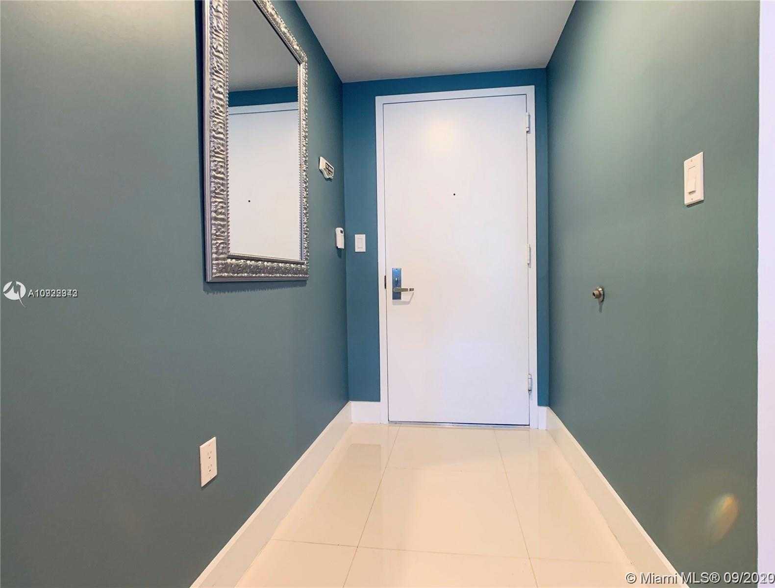 Small Image of 495 BRICKELL AVE #1107, Miami Number 13