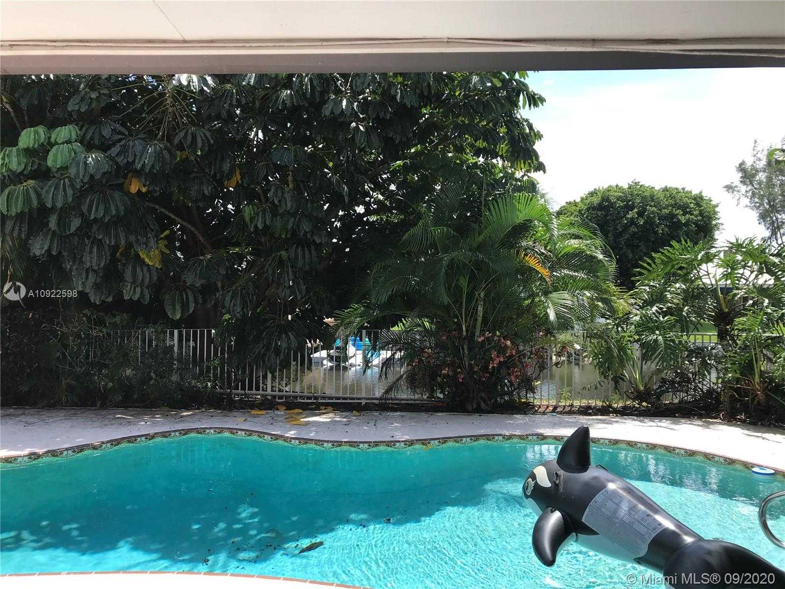 Small Image of 922 SOUTH WEST 33RD PL, Boynton Beach Number 3