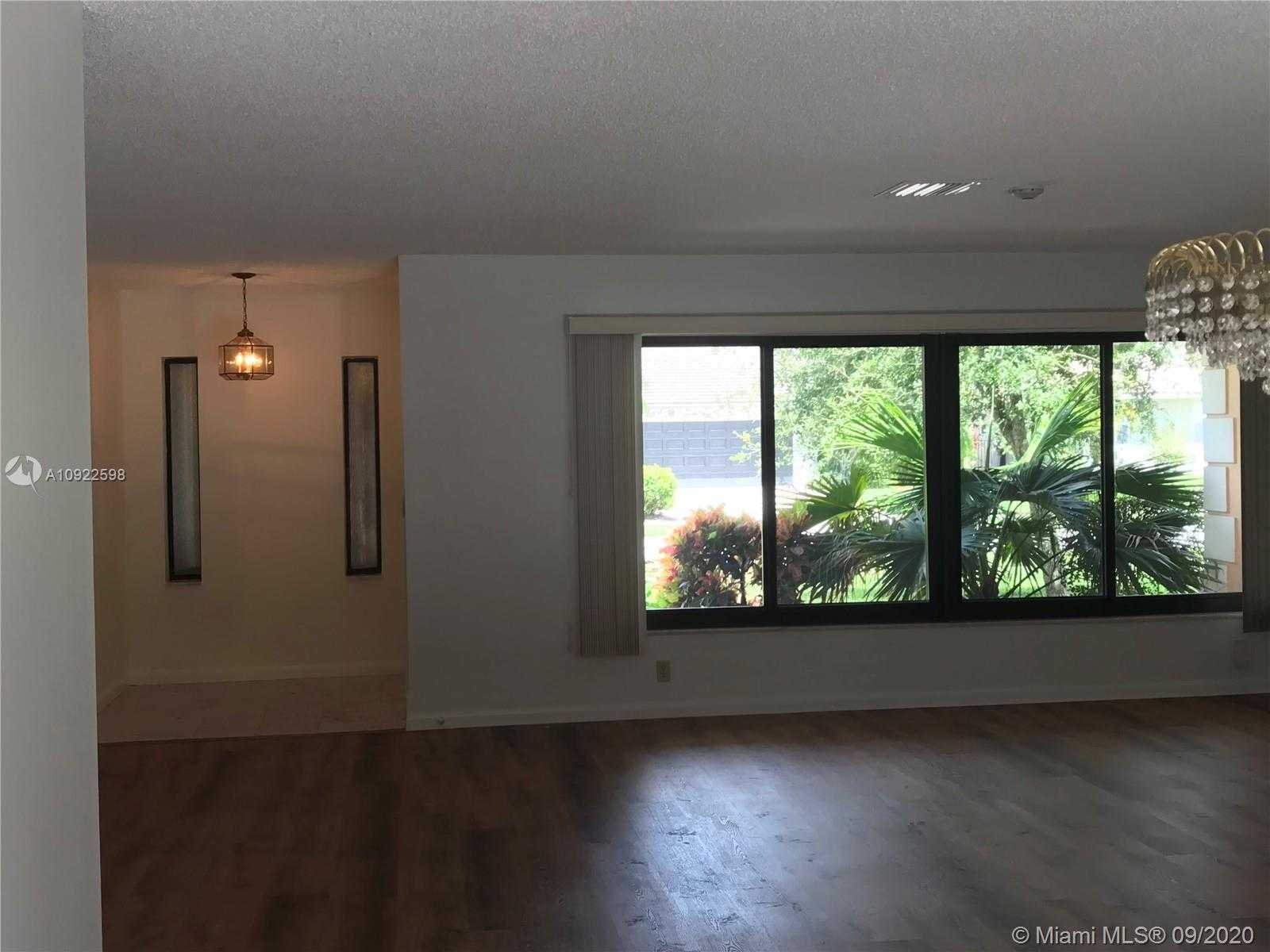 Small Image of 922 SOUTH WEST 33RD PL, Boynton Beach Number 4