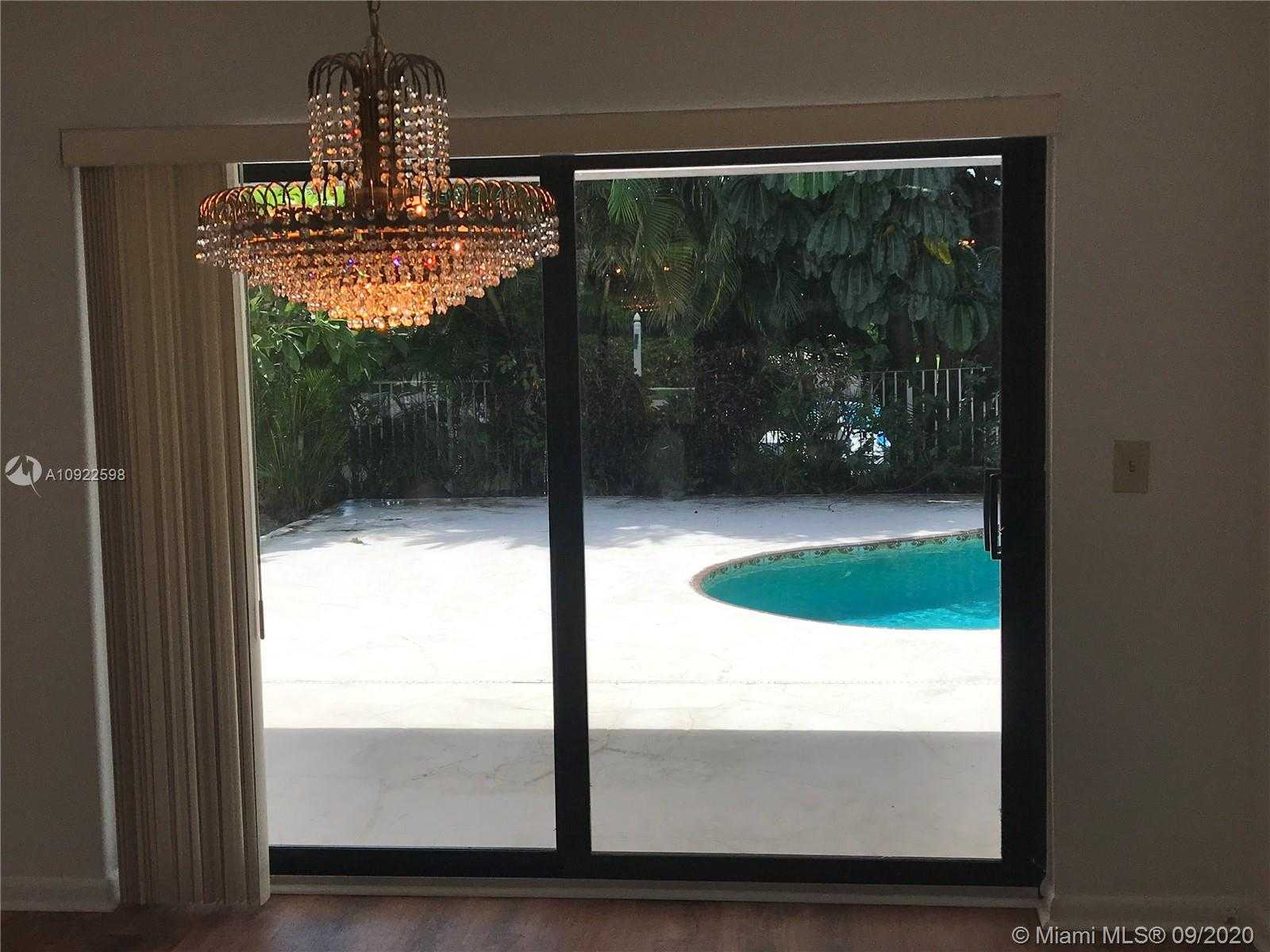 Small Image of 922 SOUTH WEST 33RD PL, Boynton Beach Number 6