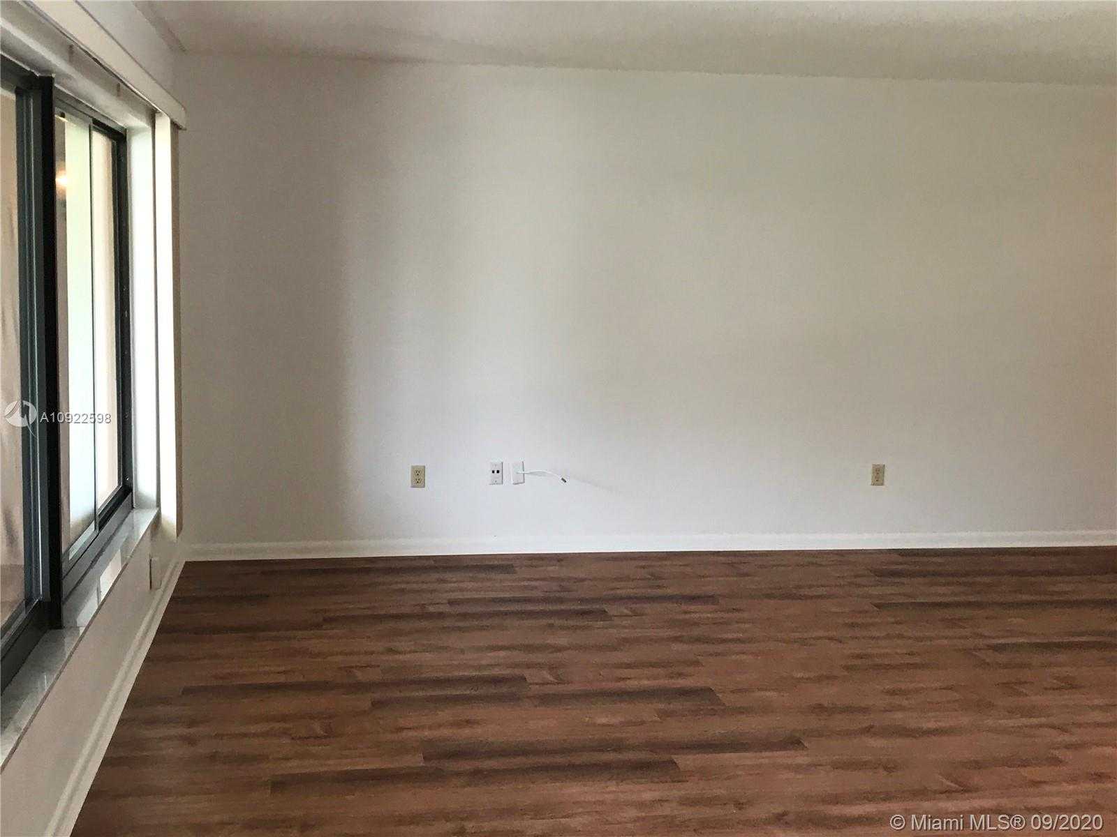 Small Image of 922 SOUTH WEST 33RD PL, Boynton Beach Number 7
