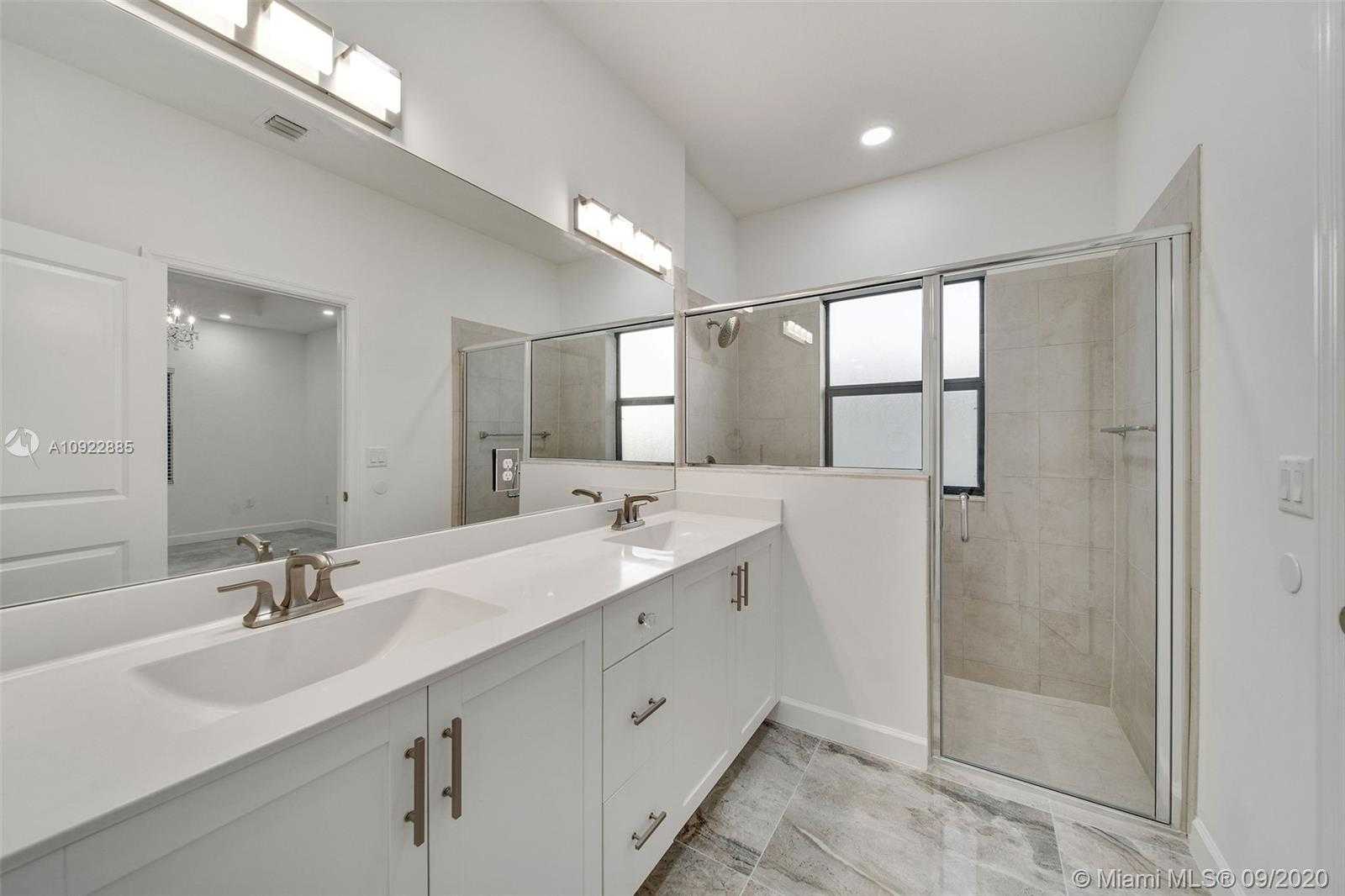 Small Image of 18962 SOUTH WEST 136TH AVE, Miami Number 12