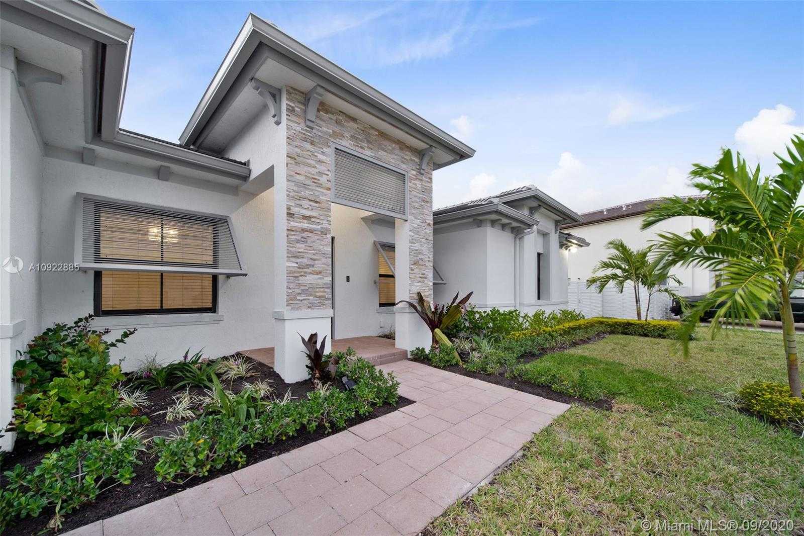 Small Image of 18962 SOUTH WEST 136TH AVE, Miami Number 3