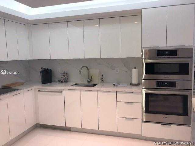 Small Image of 2301 COLLINS AVE #416, Miami Beach Number 3