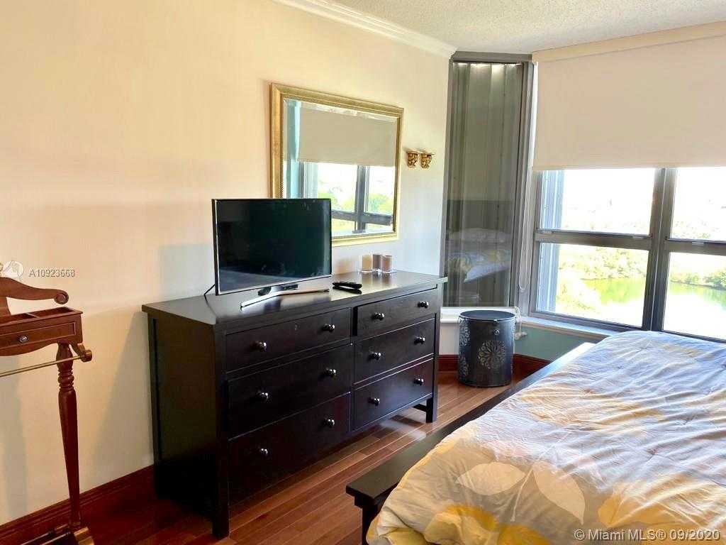 Small Image of 3530 MYSTIC POINTE DR #1208, Aventura Number 10