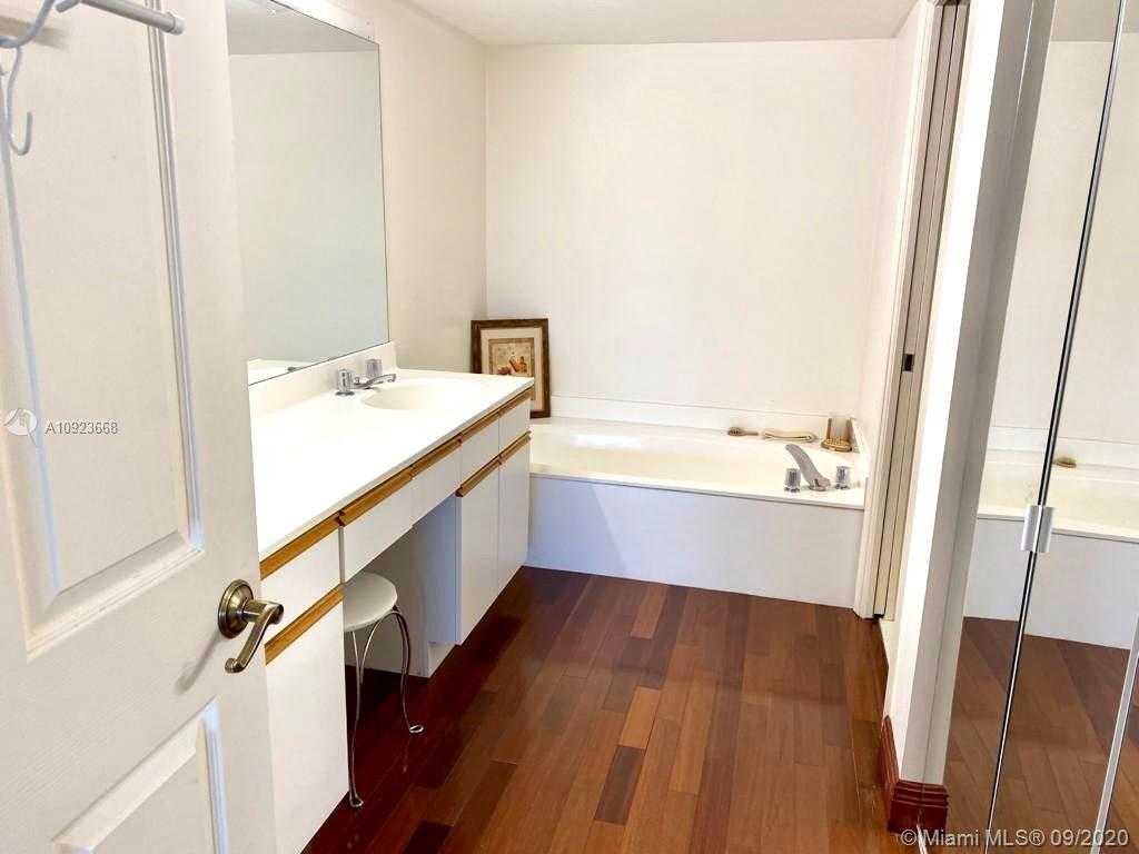 Small Image of 3530 MYSTIC POINTE DR #1208, Aventura Number 11