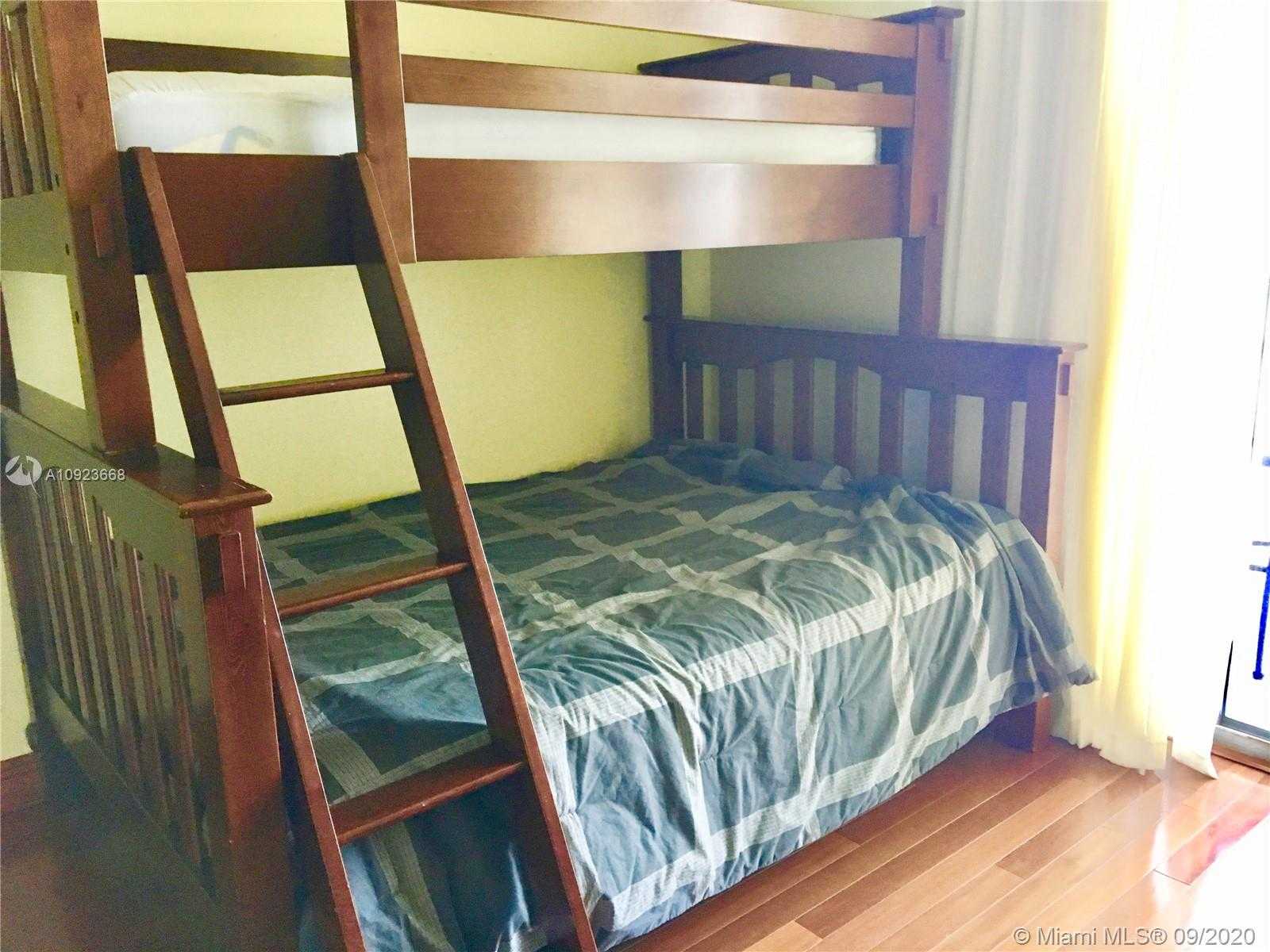 Small Image of 3530 MYSTIC POINTE DR #1208, Aventura Number 7
