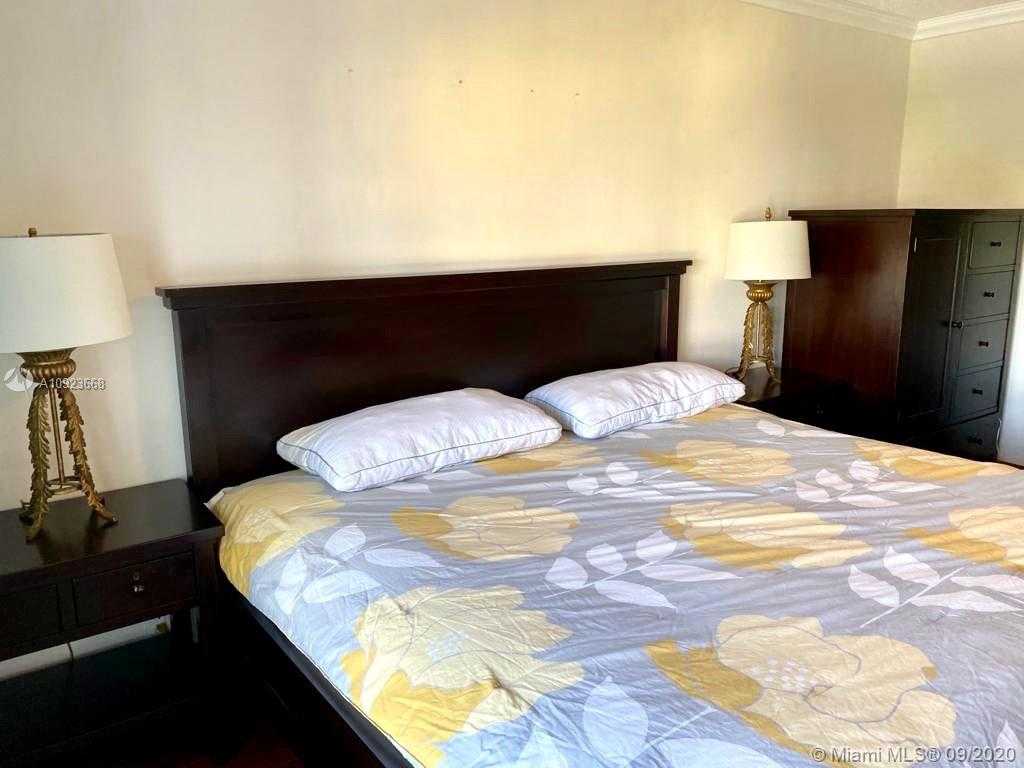 Small Image of 3530 MYSTIC POINTE DR #1208, Aventura Number 9