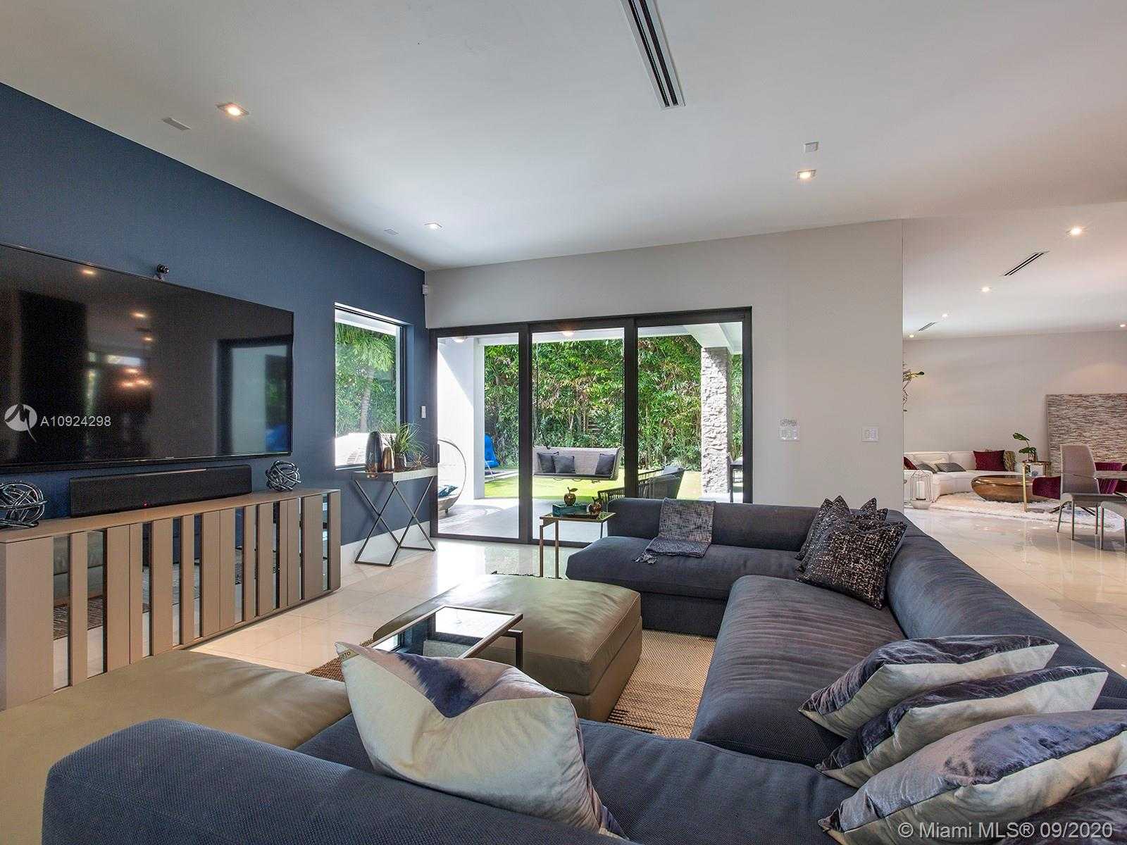 Small Image of 7500 SOUTH WEST 57TH CT, South Miami Number 15