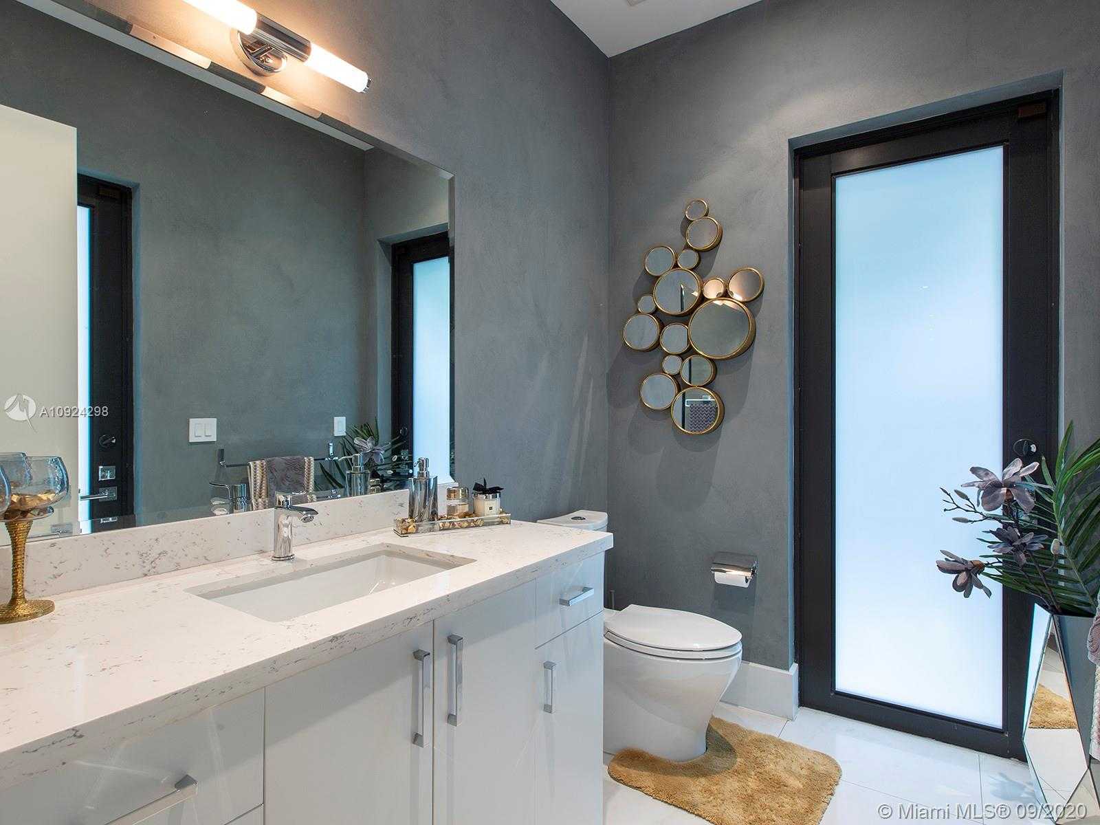 Small Image of 7500 SOUTH WEST 57TH CT, South Miami Number 17