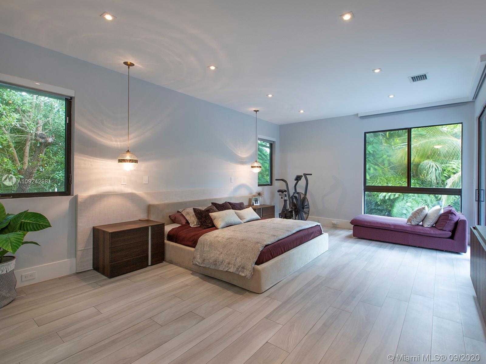 Small Image of 7500 SOUTH WEST 57TH CT, South Miami Number 21