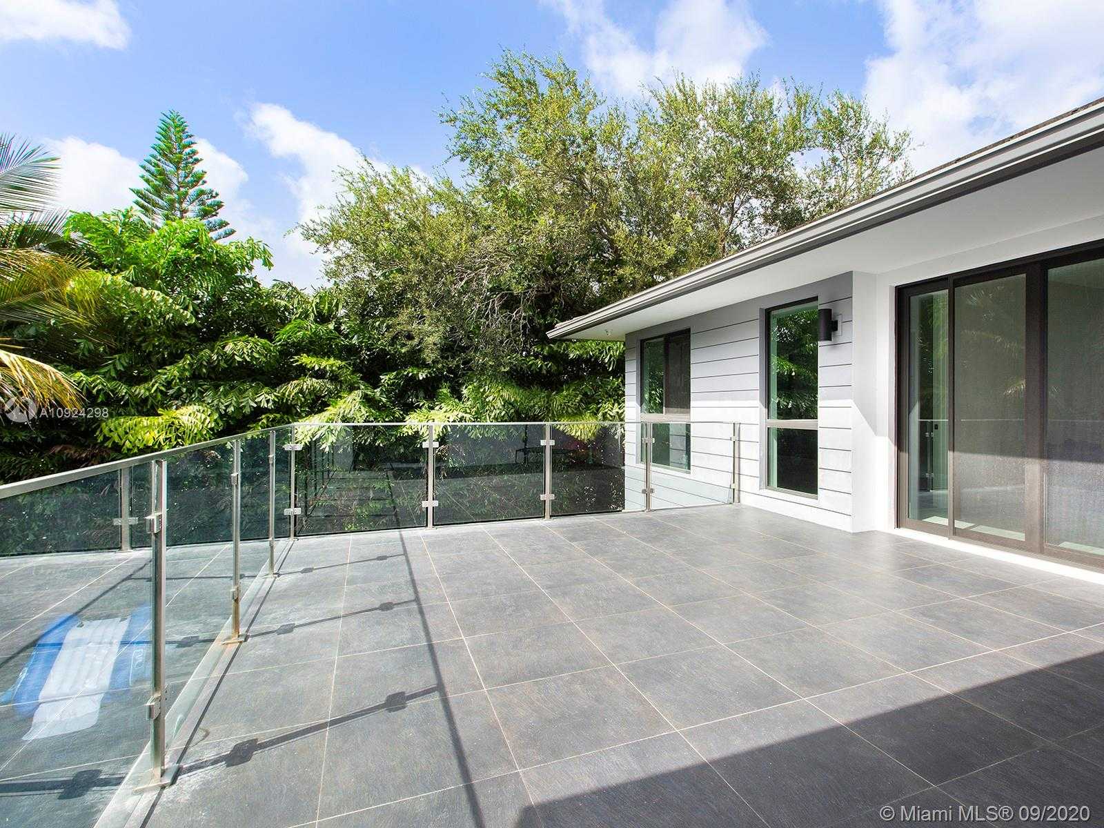Small Image of 7500 SOUTH WEST 57TH CT, South Miami Number 24