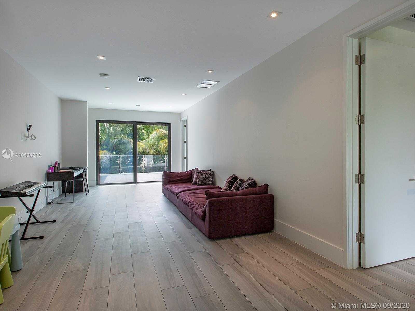 Small Image of 7500 SOUTH WEST 57TH CT, South Miami Number 27