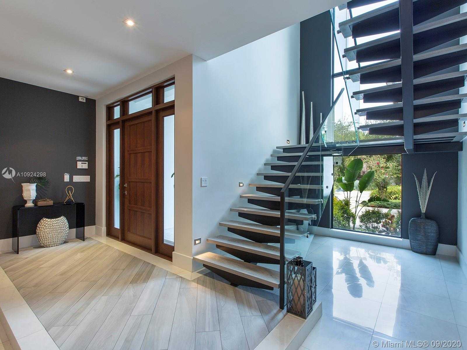 Small Image of 7500 SOUTH WEST 57TH CT, South Miami Number 4