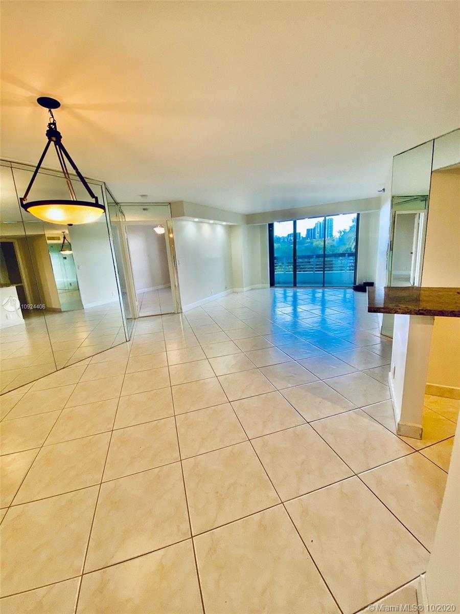 Small Image of 3530 MYSTIC POINTE DR #407, Aventura Number 2