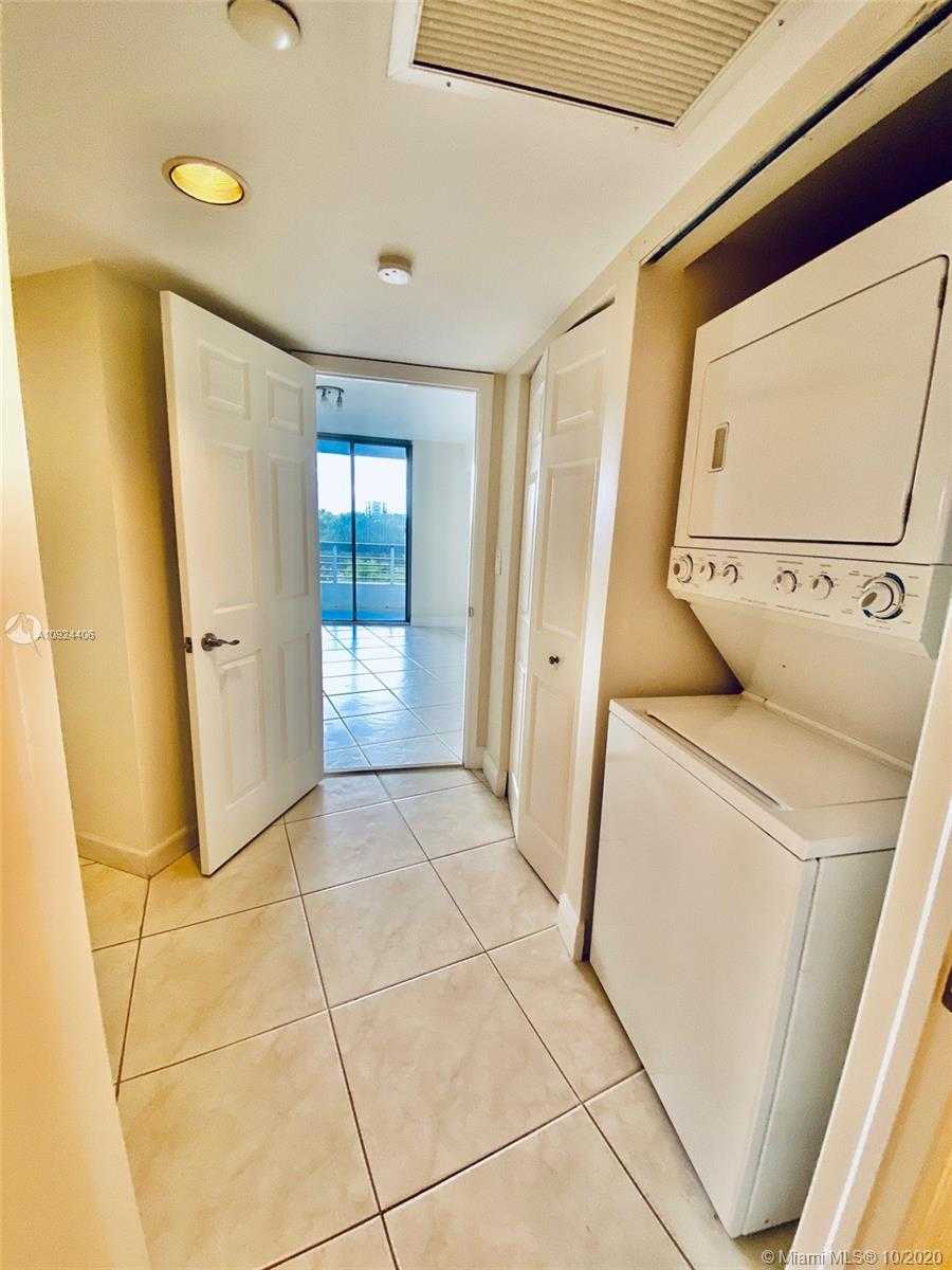 Small Image of 3530 MYSTIC POINTE DR #407, Aventura Number 7