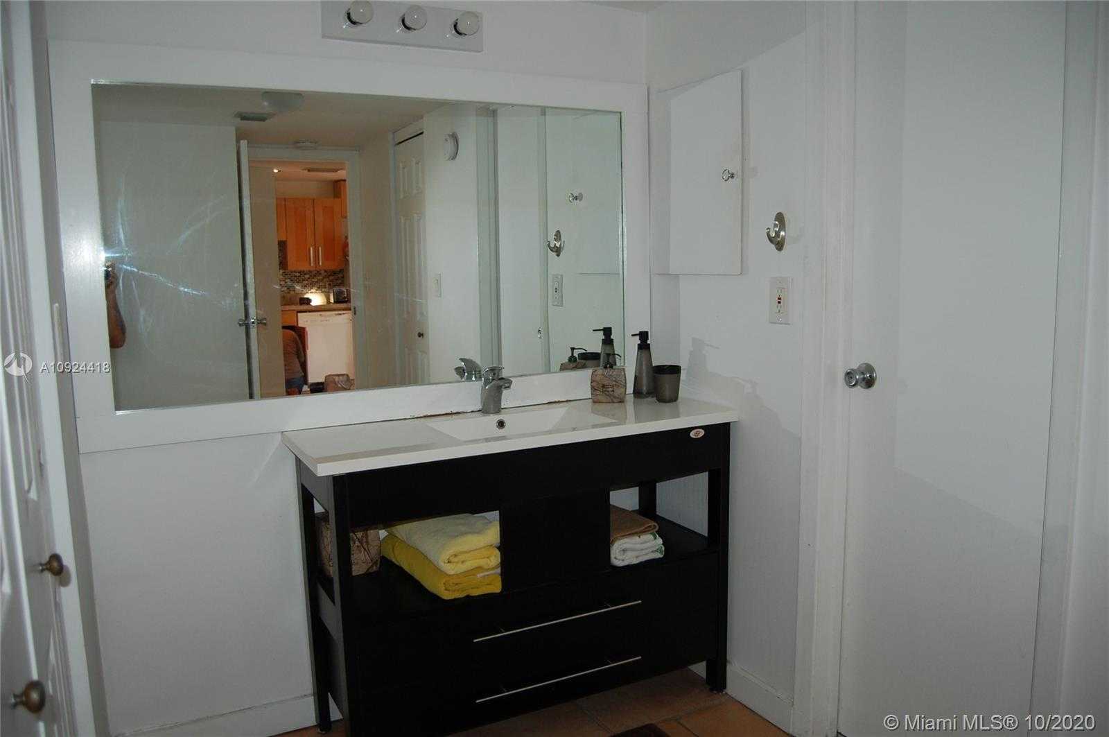 Small Image of 3401 NORTH COUNTRY CLUB DR #706, Aventura Number 8