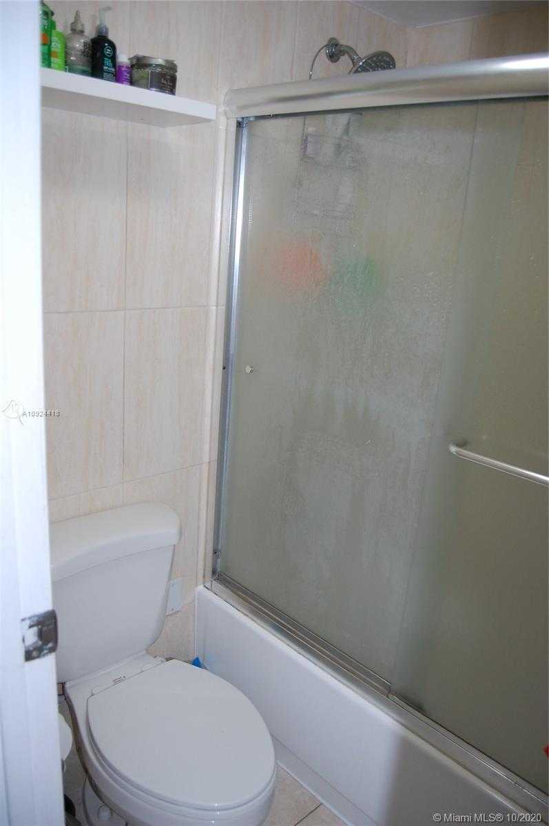 Small Image of 3401 NORTH COUNTRY CLUB DR #706, Aventura Number 9