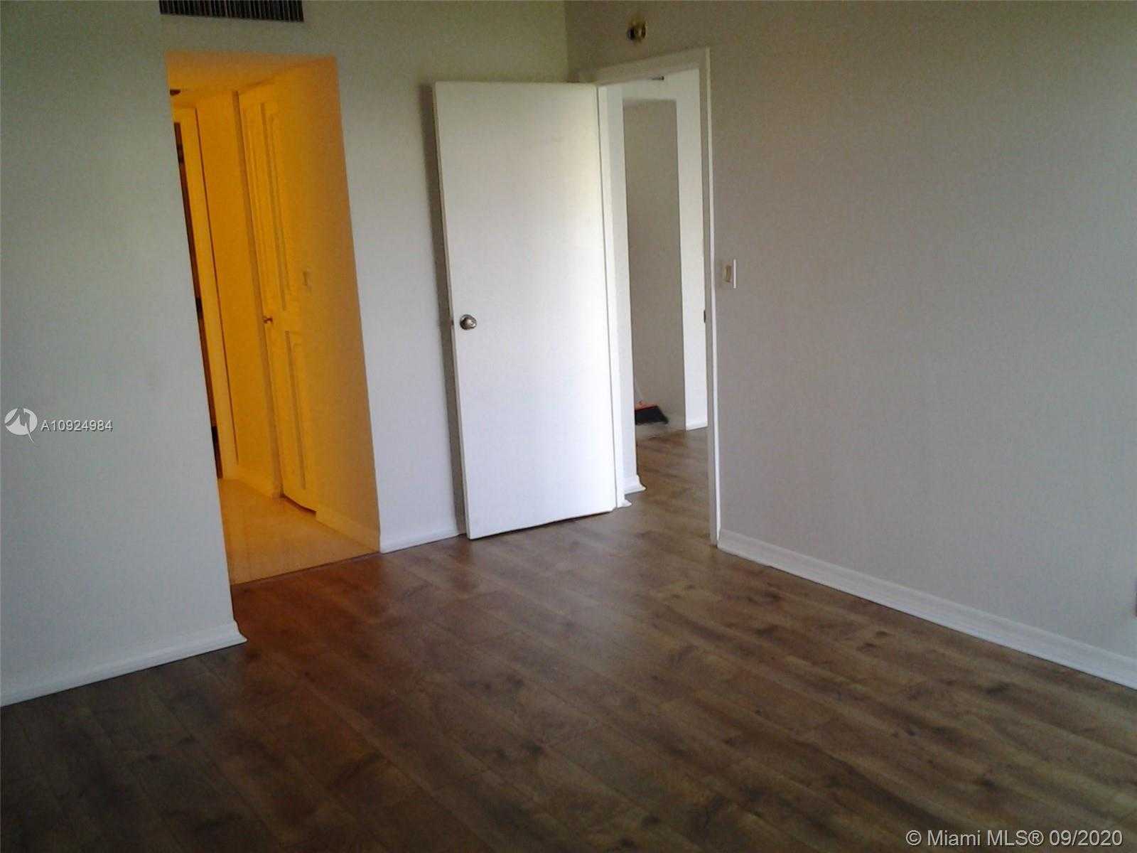 Small Image of 3475 NORTH COUNTRY CLUB DR #609, Aventura Number 9