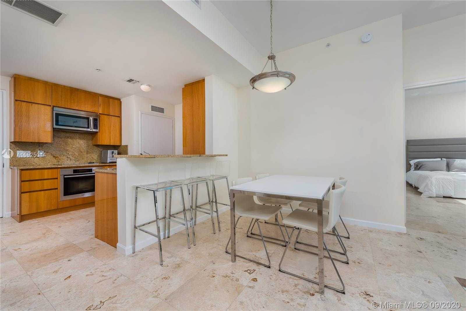 Small Image of 50 SOUTH POINTE DR #601, Miami Beach Number 3