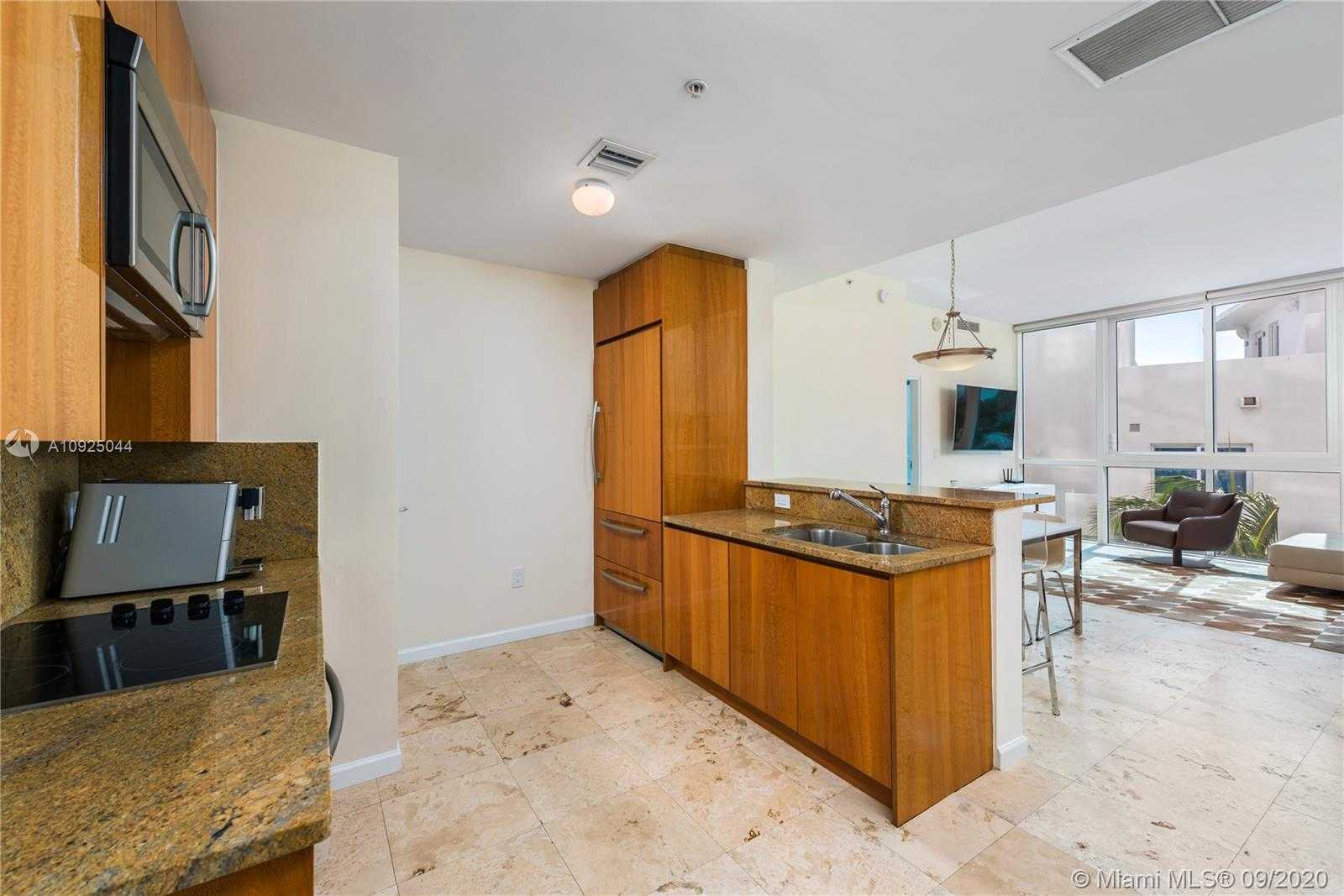 Small Image of 50 SOUTH POINTE DR #601, Miami Beach Number 4