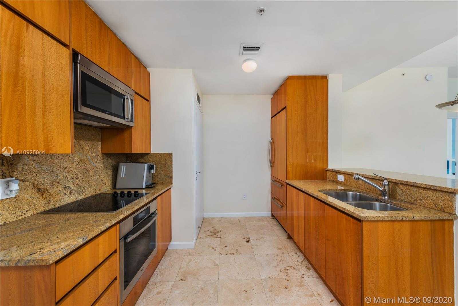 Small Image of 50 SOUTH POINTE DR #601, Miami Beach Number 5