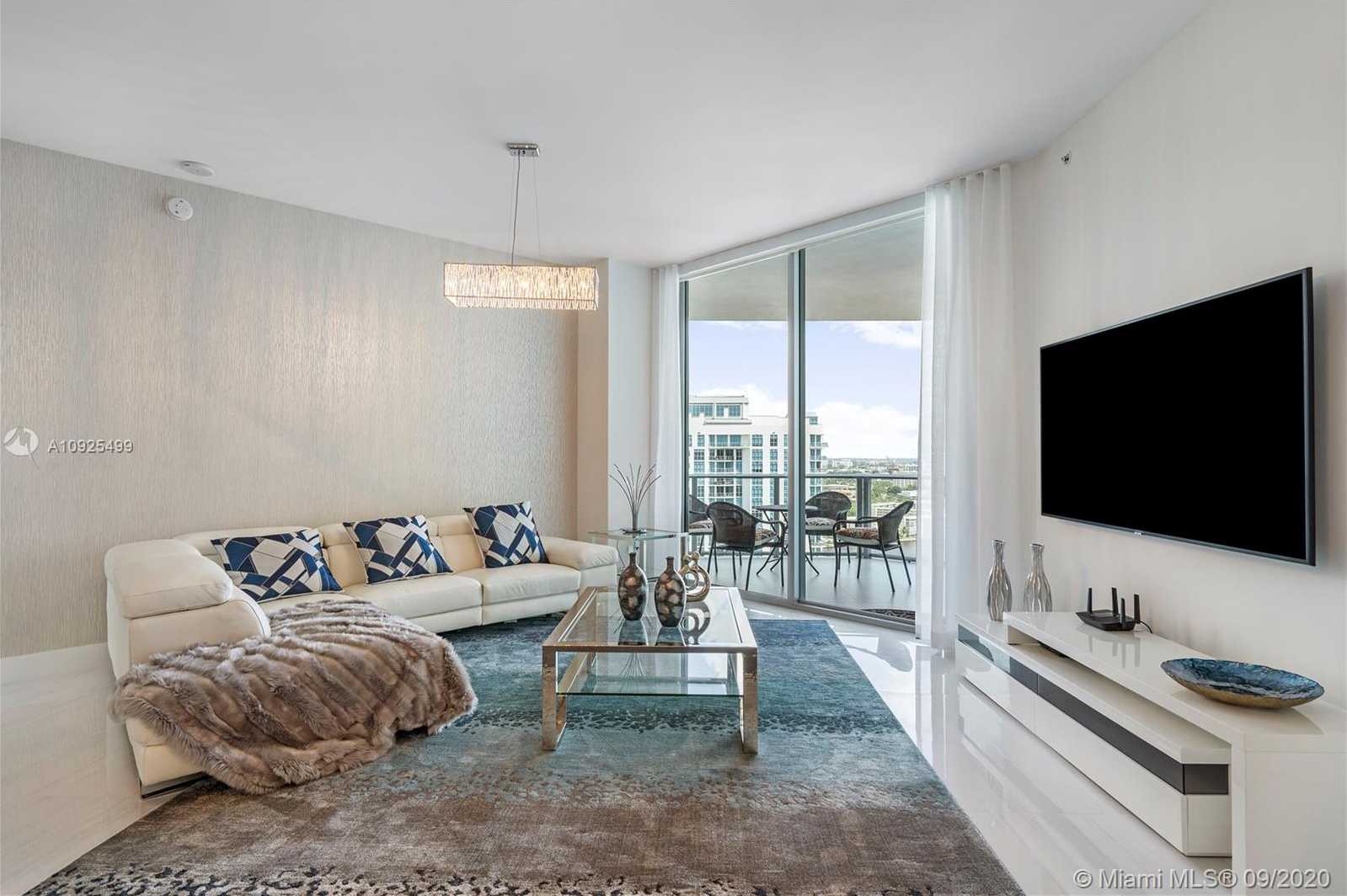 Small Image of 17111 BISCAYNE BLVD #LPH7, North Miami Beach Number 12