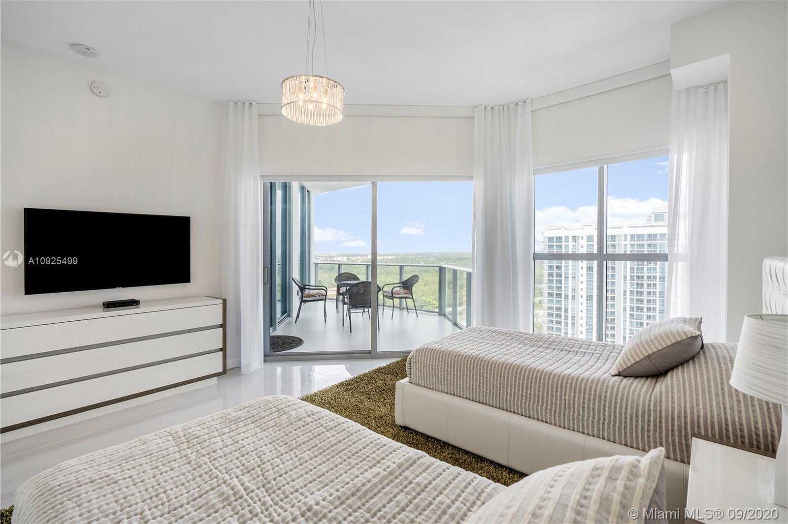 Small Image of 17111 BISCAYNE BLVD #LPH7, North Miami Beach Number 19