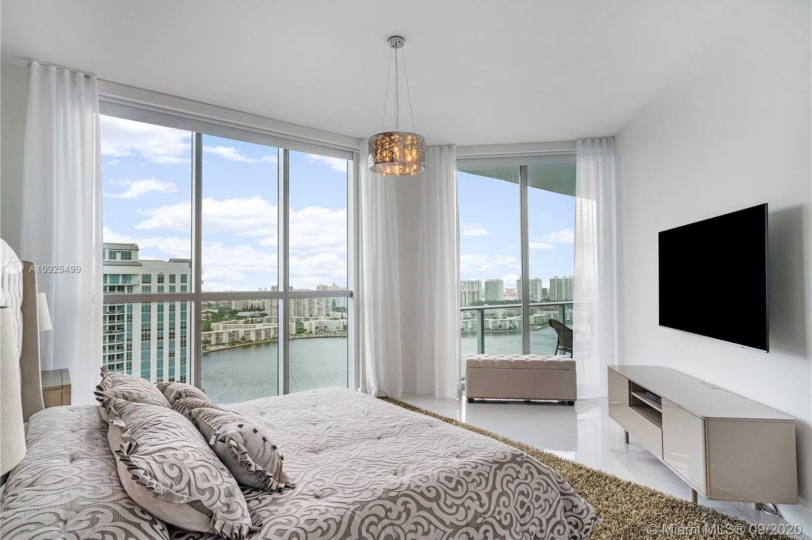 Small Image of 17111 BISCAYNE BLVD #LPH7, North Miami Beach Number 21