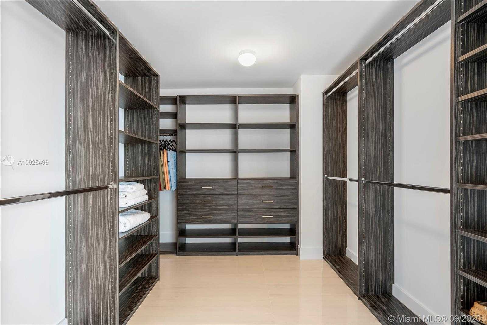 Small Image of 17111 BISCAYNE BLVD #LPH7, North Miami Beach Number 24