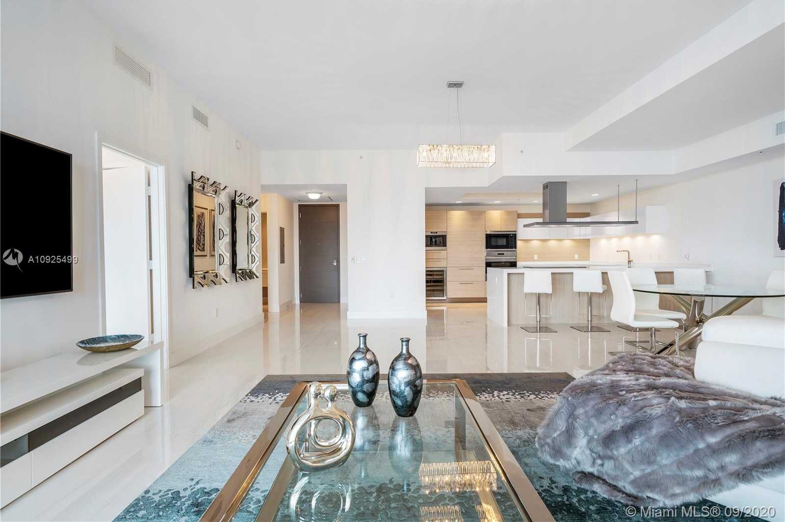 Small Image of 17111 BISCAYNE BLVD #LPH7, North Miami Beach Number 29