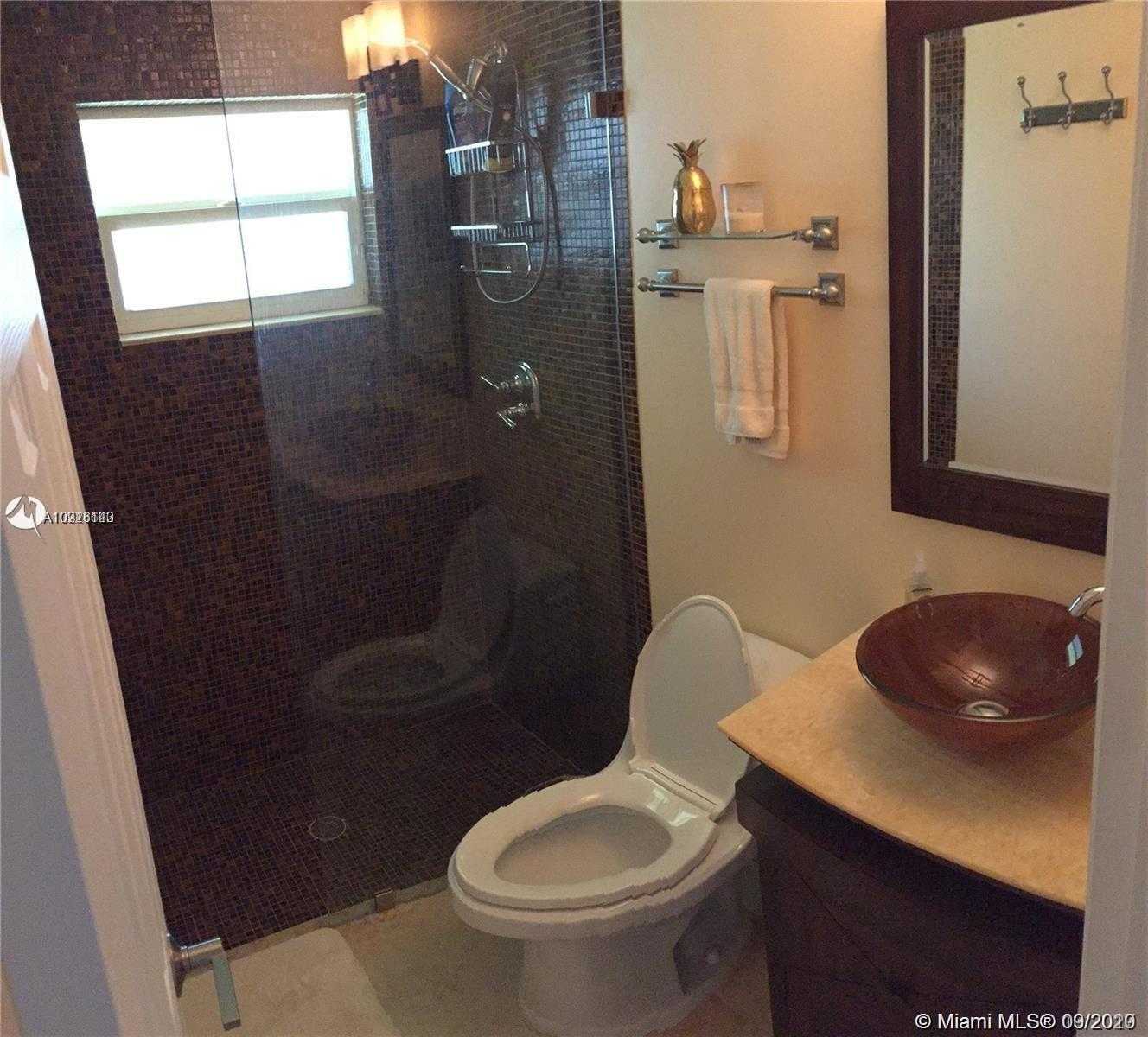 Small Image of 2421 NORTH EAST 49TH ST, Lighthouse Point Number 14