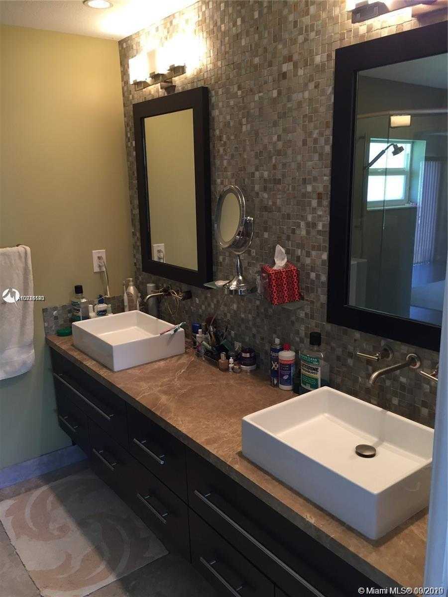 Small Image of 2421 NORTH EAST 49TH ST, Lighthouse Point Number 17