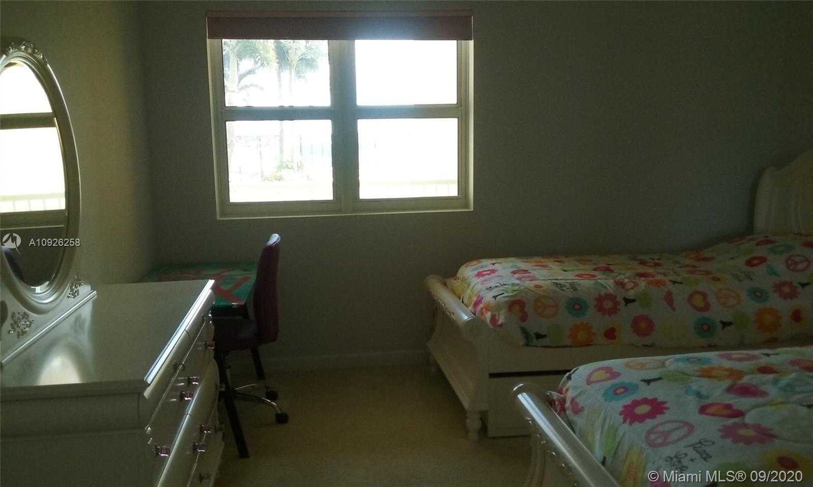 Small Image of 2650 LAKE SHORE DR #803, Riviera Beach Number 16