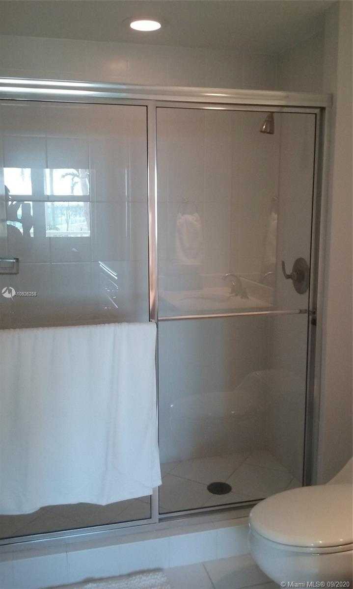 Small Image of 2650 LAKE SHORE DR #803, Riviera Beach Number 17