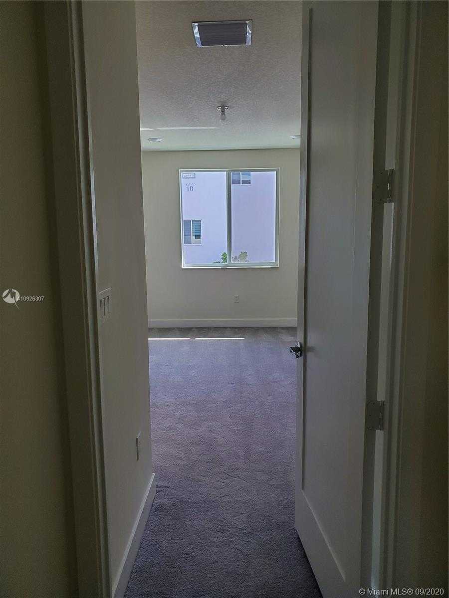 Small Image of 6416 NORTH WEST 102ND CT #103, Doral Number 22