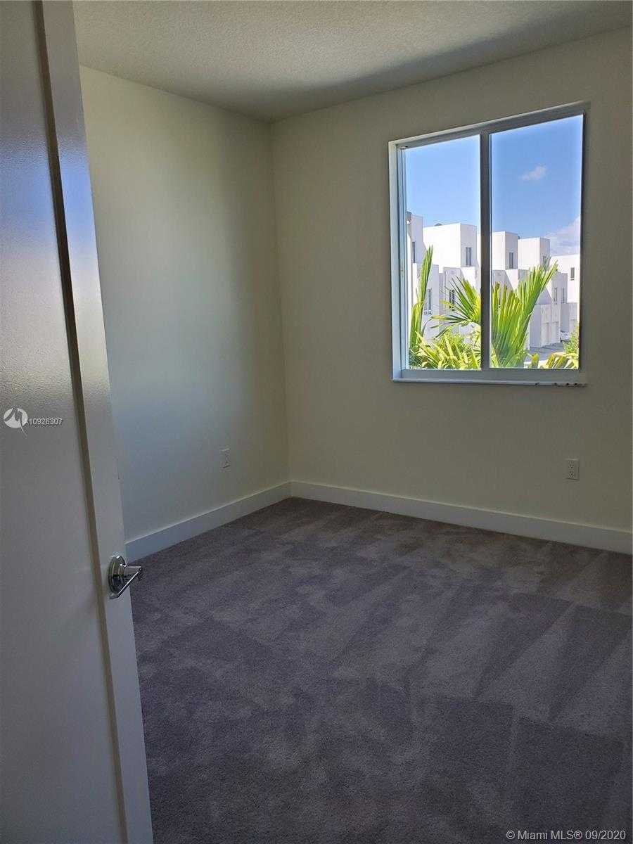 Small Image of 6416 NORTH WEST 102ND CT #103, Doral Number 31