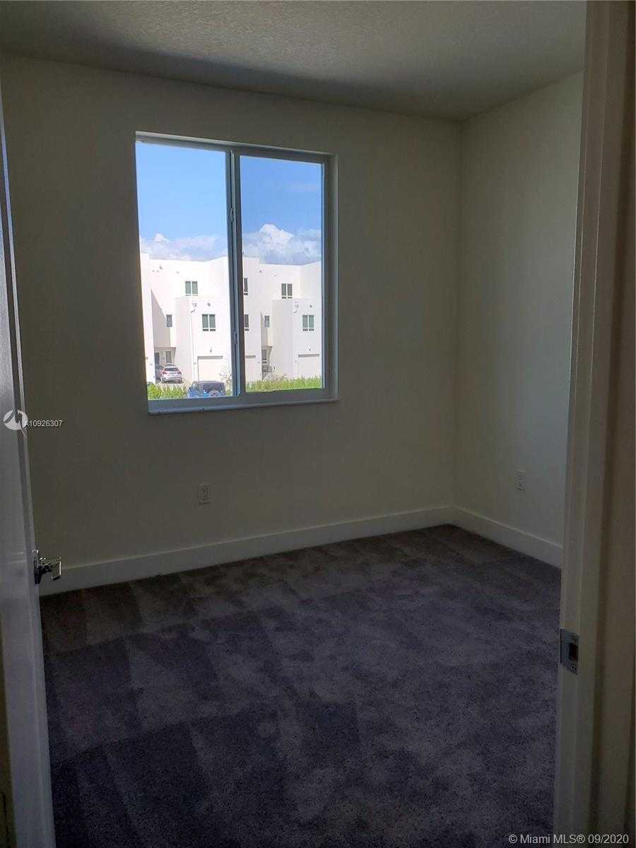 Small Image of 6416 NORTH WEST 102ND CT #103, Doral Number 32