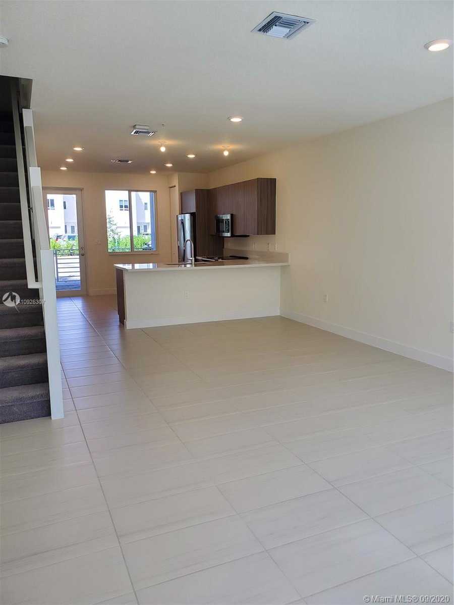 Small Image of 6416 NORTH WEST 102ND CT #103, Doral Number 5