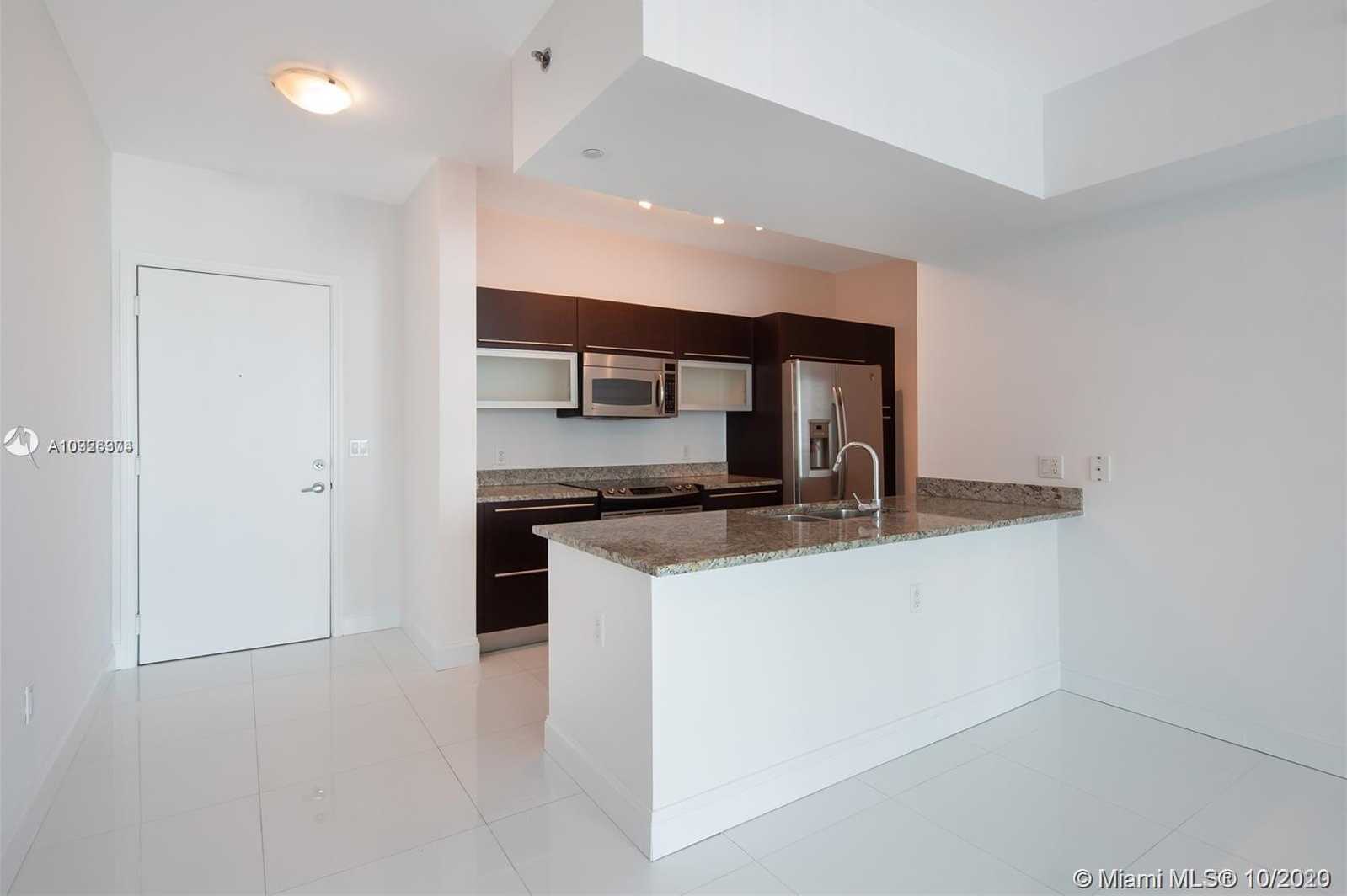 Small Image of 950 BRICKELL BAY DR #2501, Miami Number 12