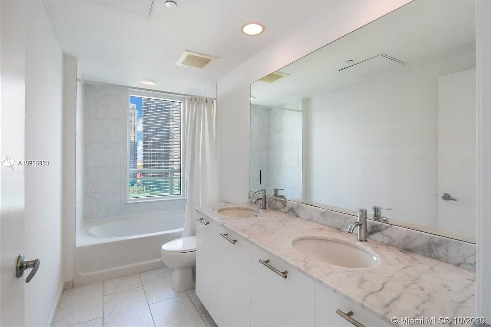 Small Image of 950 BRICKELL BAY DR #2501, Miami Number 16