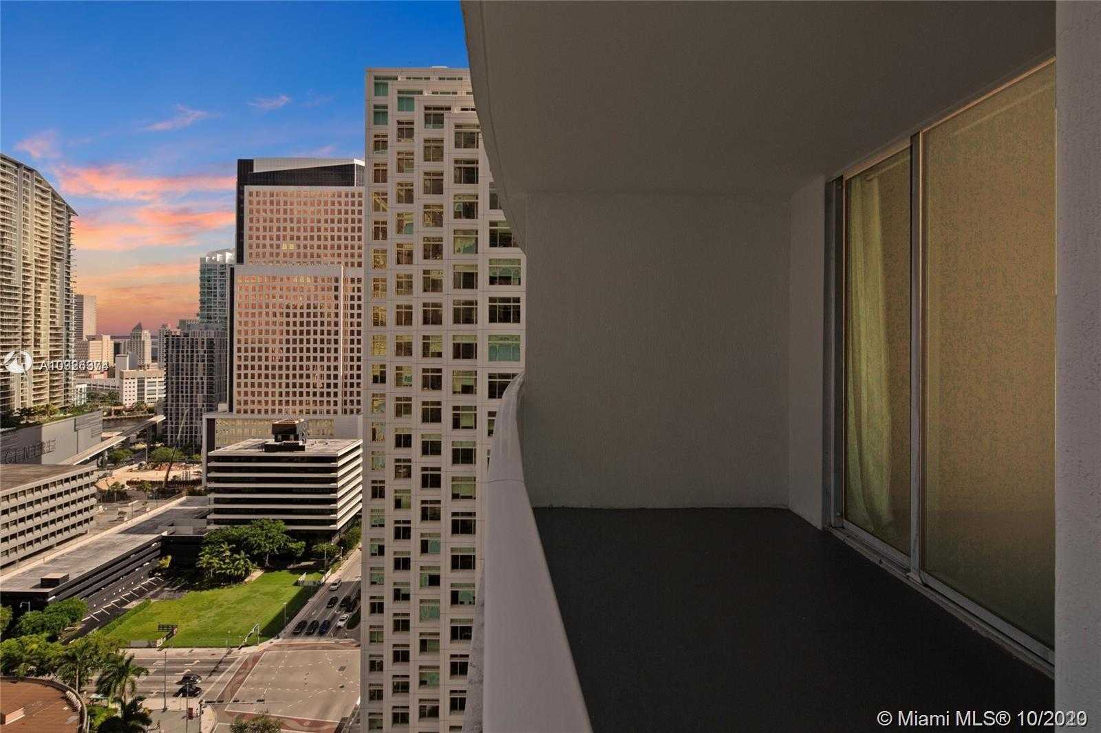 Small Image of 950 BRICKELL BAY DR #2501, Miami Number 18