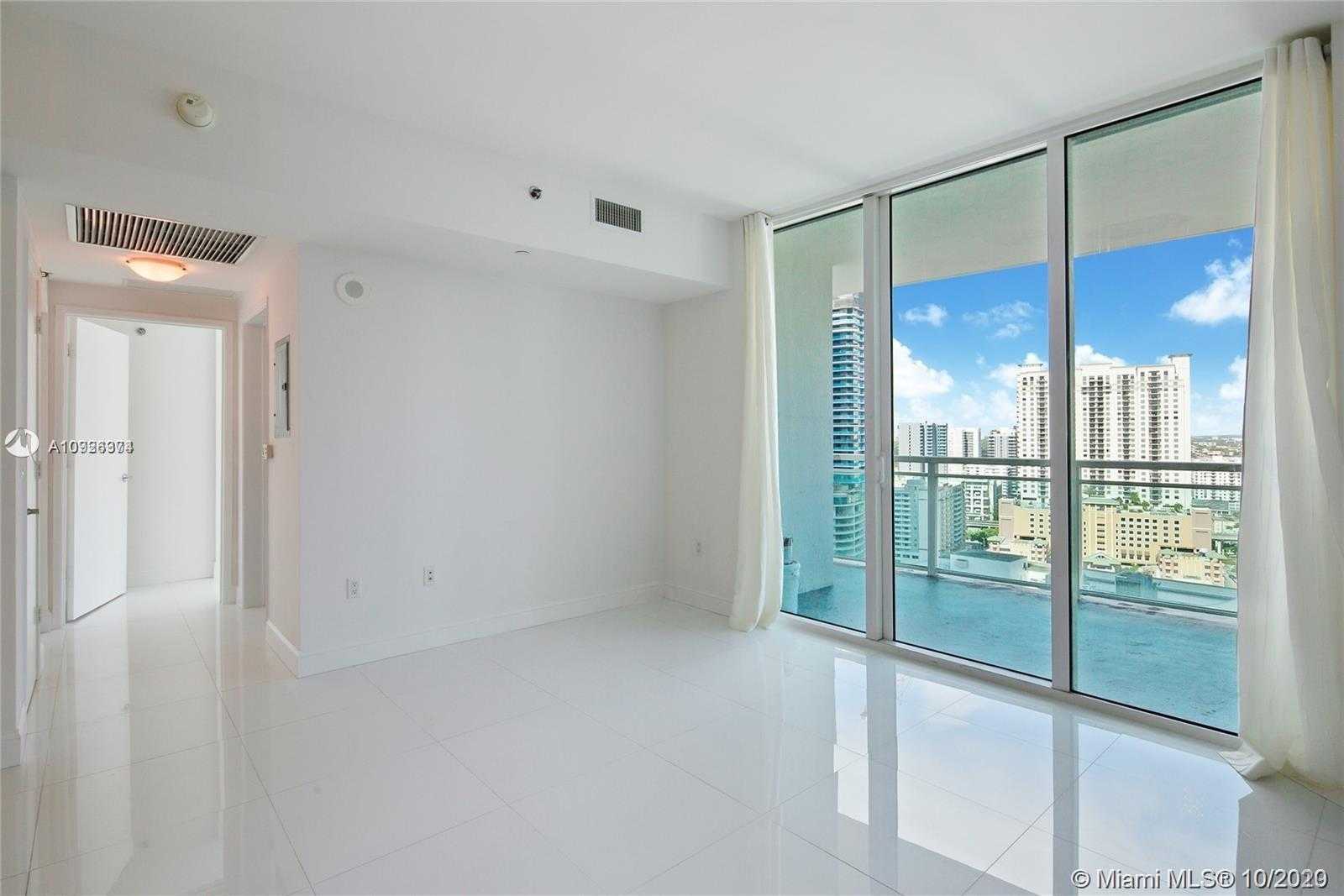 Small Image of 950 BRICKELL BAY DR #2501, Miami Number 4